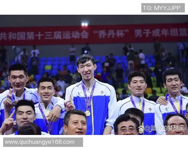 赛后分析：成都篮球队与上海篮球队在比赛中的战术灵活性对比